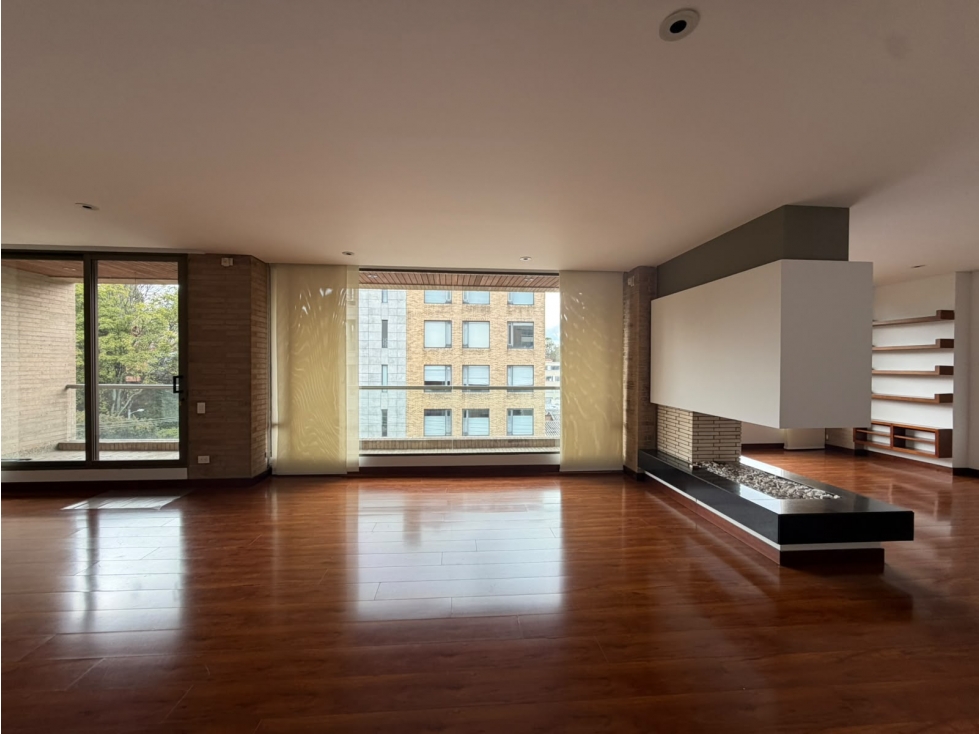 SE ARRIENDA APARTAMENTO EN CHICÓ RESERVADO 242M2 + BALCÓN 11M2 — foto 3