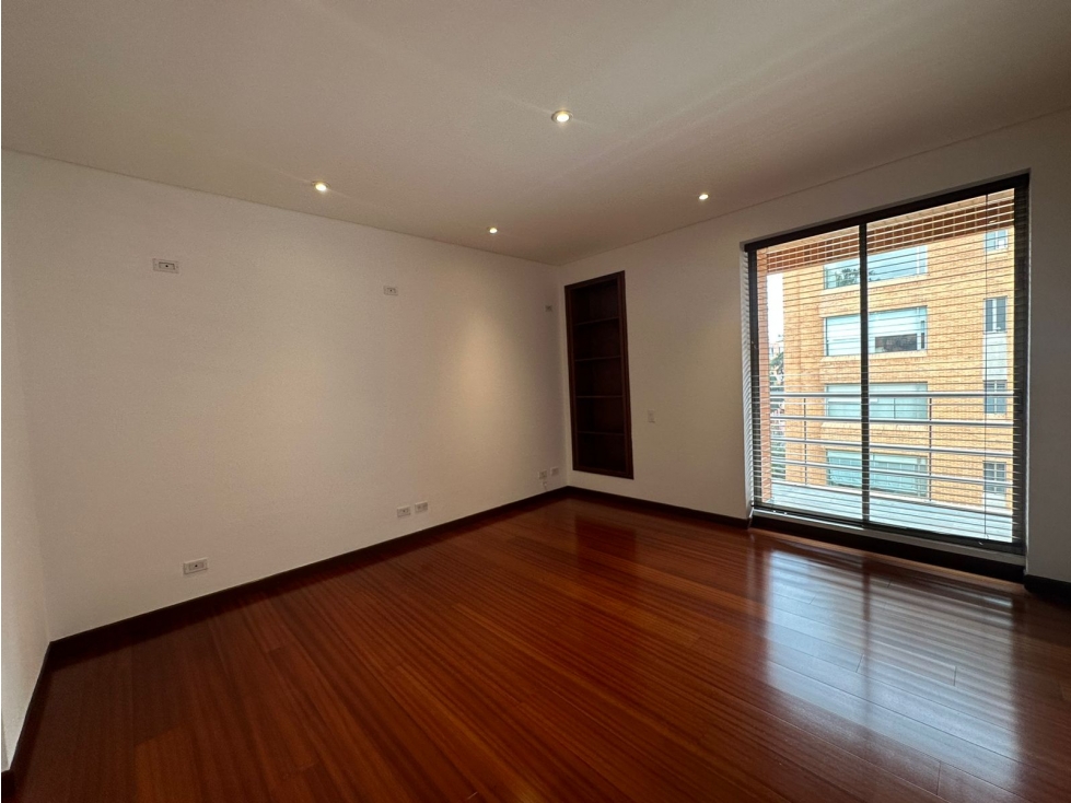 Se VENDE apartamento El Chicó 383m3 Terraza — foto 4