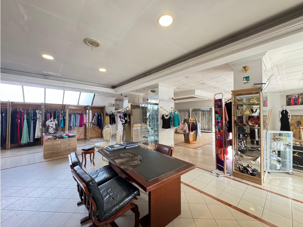 SE ARRIENDA LOCAL 330m2 SANTA BARBARA — foto 4
