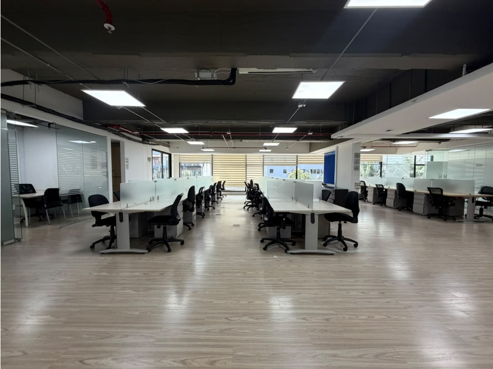 SE VENDE O ARRIENDA OFICINA EN CHICÓ NORTE 358M2 - 1