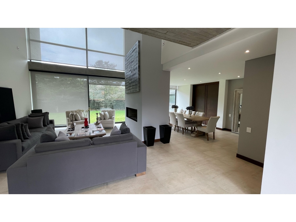SE VENDE CASA EN GUAYMARAL 440m2