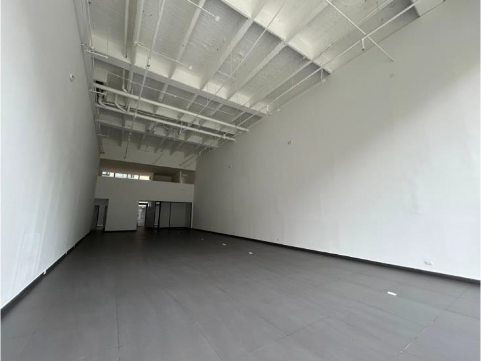 SE ARRIENDA LOCAL CENTRO.EMPRESARIAL 127 con Séptima195M2 — foto 2