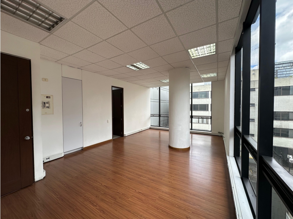 SE VENDE O ARRIENDA OFICINA EN CHICÓ NORTE 48M2 — foto 5