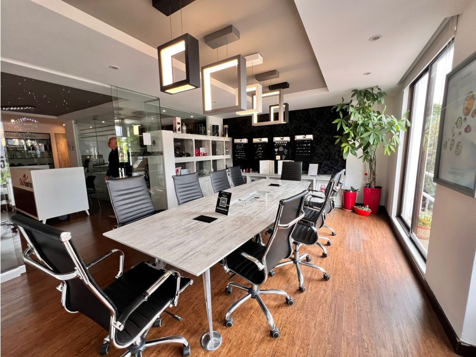 SE VENDE OFICINA AMOBLADA EN EL VIRREY 256m2 - 1