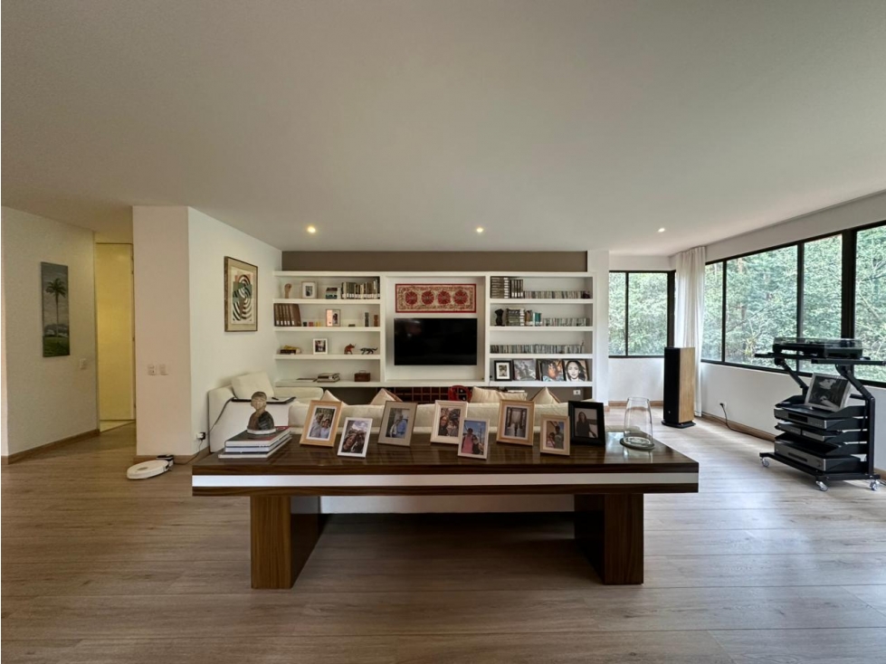 SE ARRIENDA APARTAMENTO AMOBLADO EN SANTA BARBARA ALTA 160M2 BALCÓN — foto 3