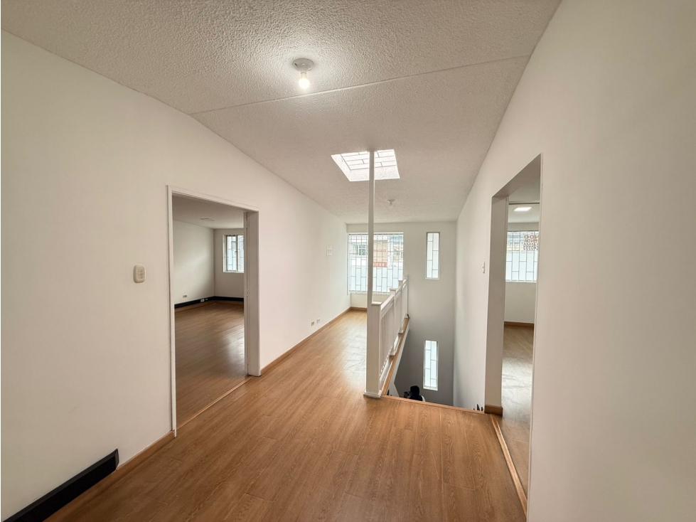 SE VENDE O ARRIENDA CASA DE OFICINAS 360m2