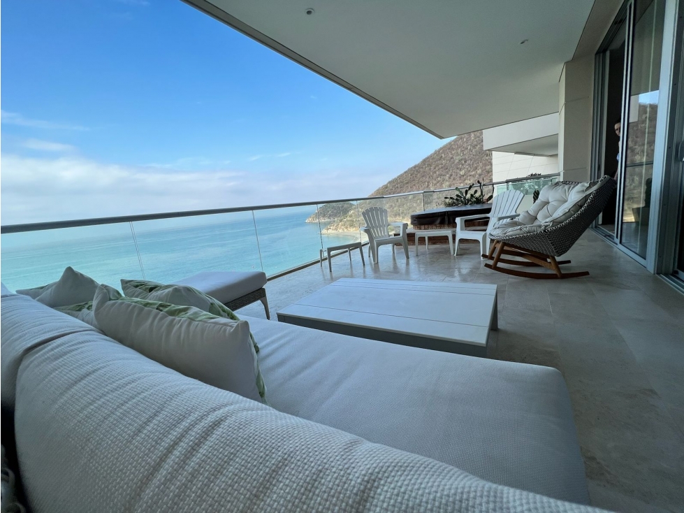 SE ARRIENDA APARTAMENTO AMOBLADO EN CABO TORTUGA 191M2 + TERRAZA 39M2