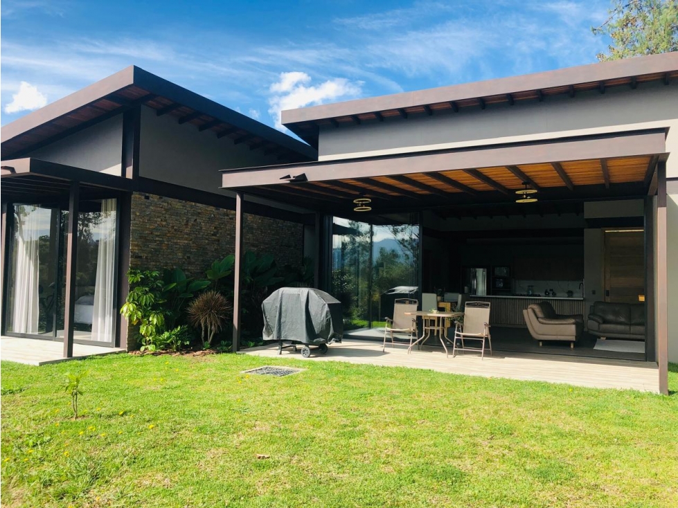 Vendo Hermosa Casa Campestre en el Retiro