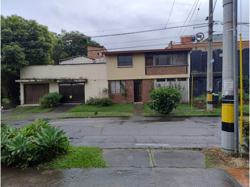 Vendo casa Esquinera - Laureles