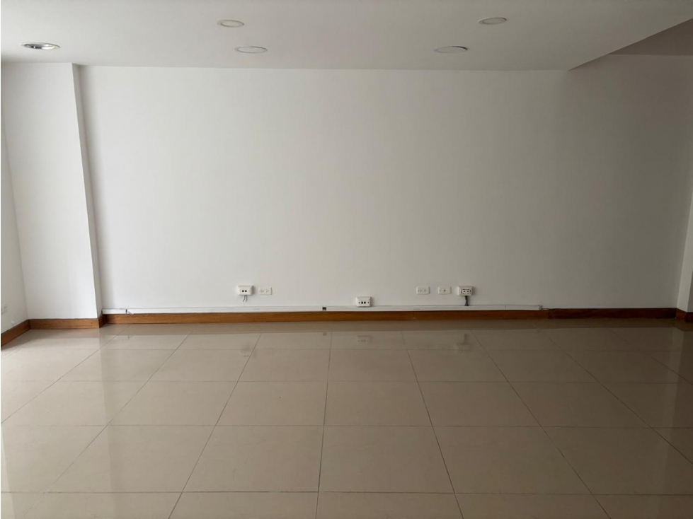 Vendo Aparta-oficina en alto de palmas - Mall Indiana — foto 4
