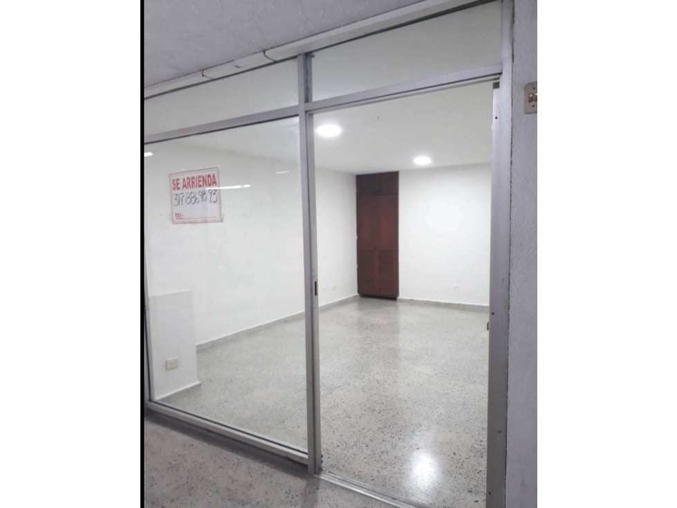 VENDO LOCAL EN VERSALLES