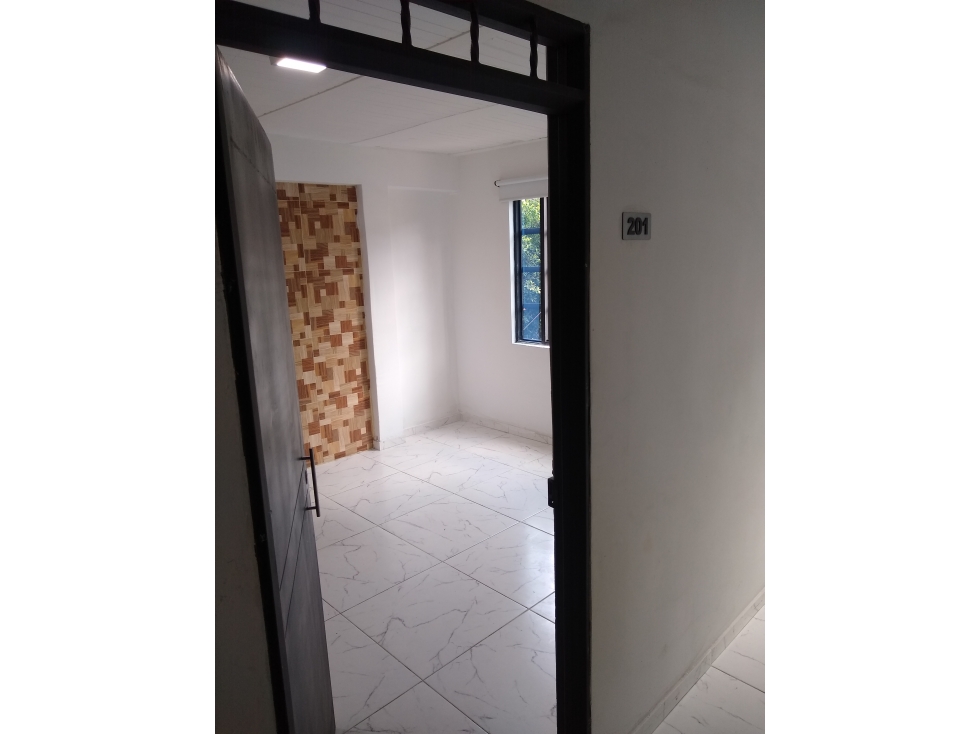 ARRIENDO APARTAESTUDIO EN ARANJUEZ - 2 PISO