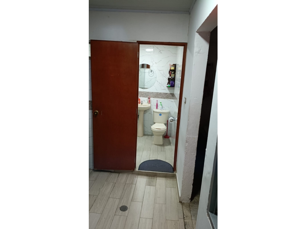 Casa amplia con excelente ubicación de 1 Piso Primitivo Crespo — foto 4