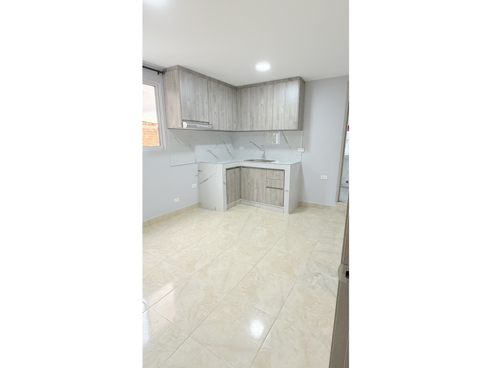 ARRIENDO APARTAESTUDIO EN SALOMIA 3 PISO — foto 2