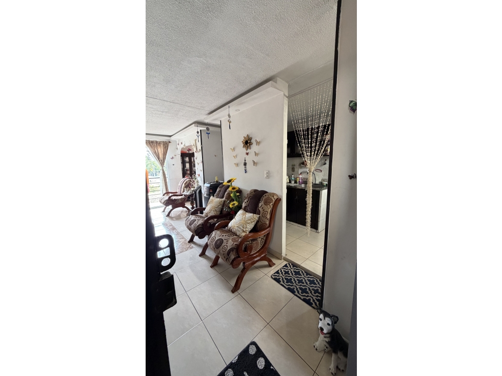 VENDO APARTAMENTO EN CR BALCONES DE VALDEPEÑAS - ALAMOS — foto 3