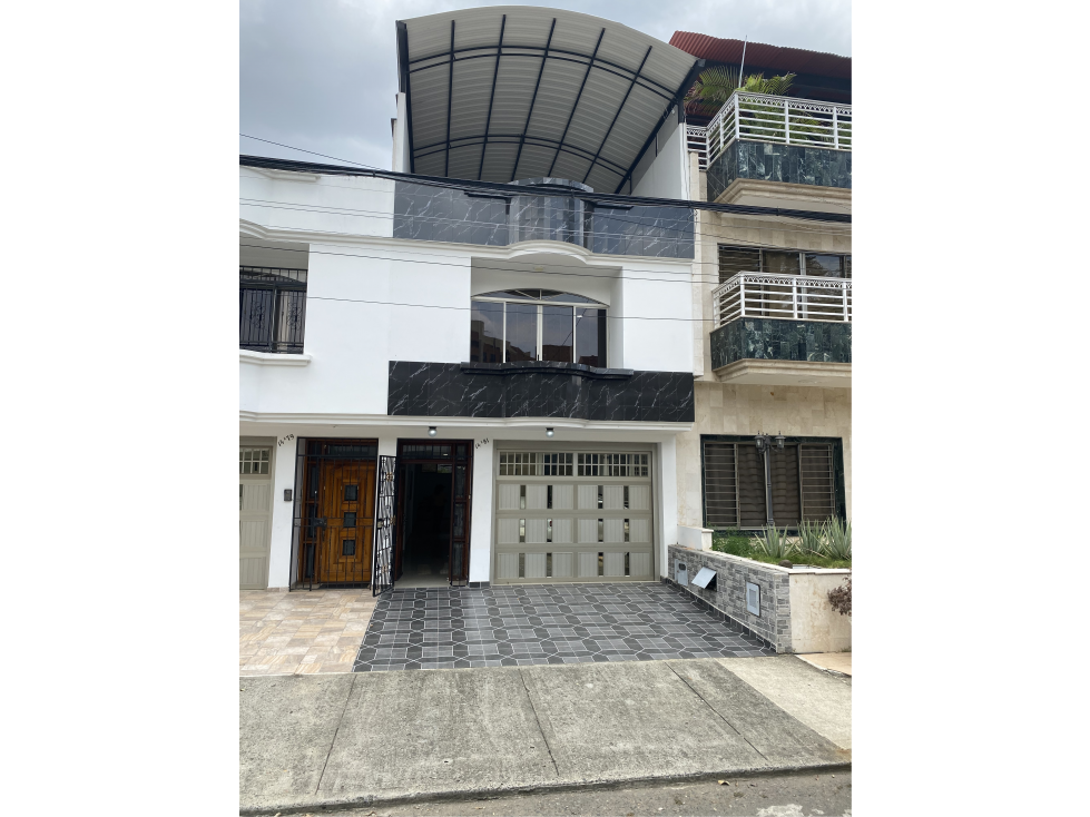 VENDO CASA UNIFAMILIAR EN EL INGENIO DE 3 NIVELES