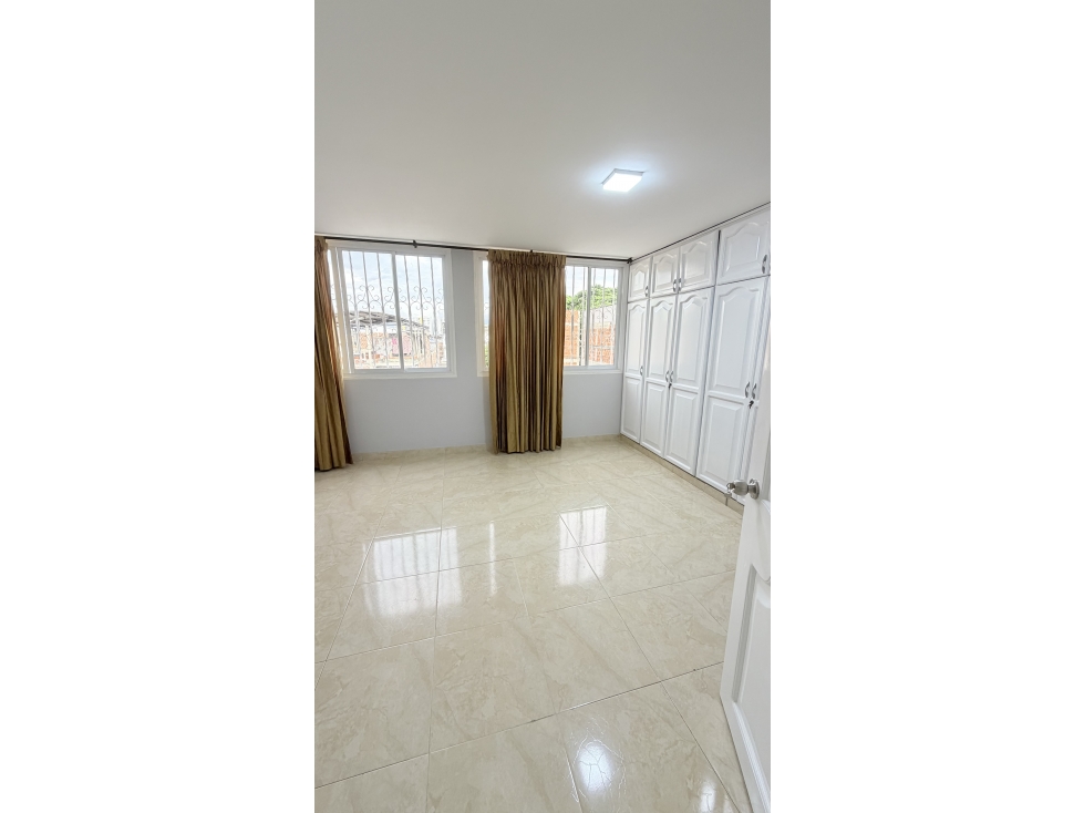 ARRIENDO APARTAESTUDIO EN SALOMIA 3 PISO — foto 4