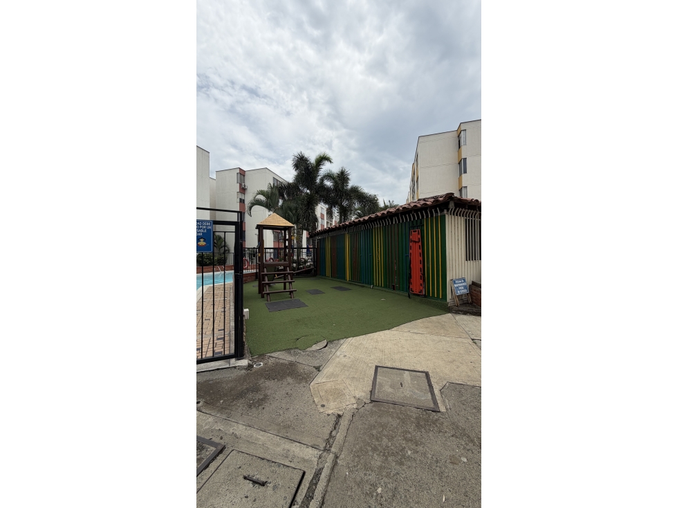 VENDO APARTAMENTO EN CR BALCONES DE VALDEPEÑAS - ALAMOS — foto 2