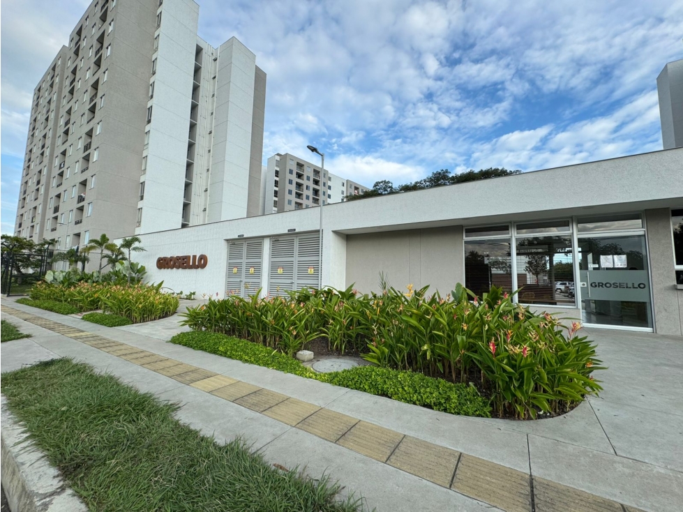 VENDO APARTAMENTO EN CR GROSELLO PARA REMODELAR