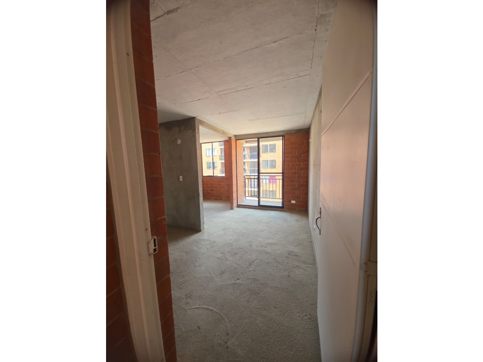 VENDO APTO PARA REMODELAR EN CR CAMINOS DEL SAMAN - VILLAGORGONA - 1