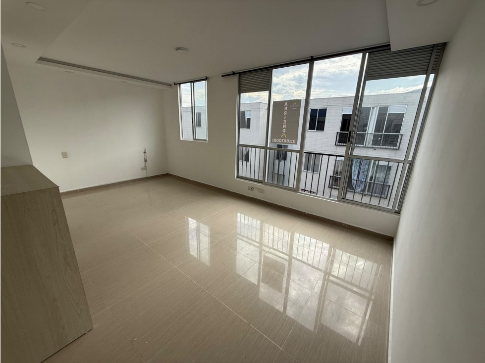 ARRIENDO APARTAMENTO EN CR MALAGA - CIUDAD GUABINAS