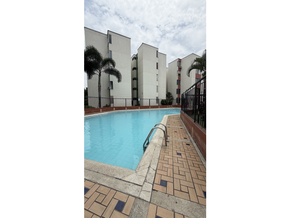 VENDO APARTAMENTO EN CR BALCONES DE VALDEPEÑAS - ALAMOS