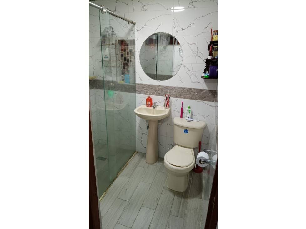 Casa amplia con excelente ubicación de 1 Piso Primitivo Crespo — foto 5