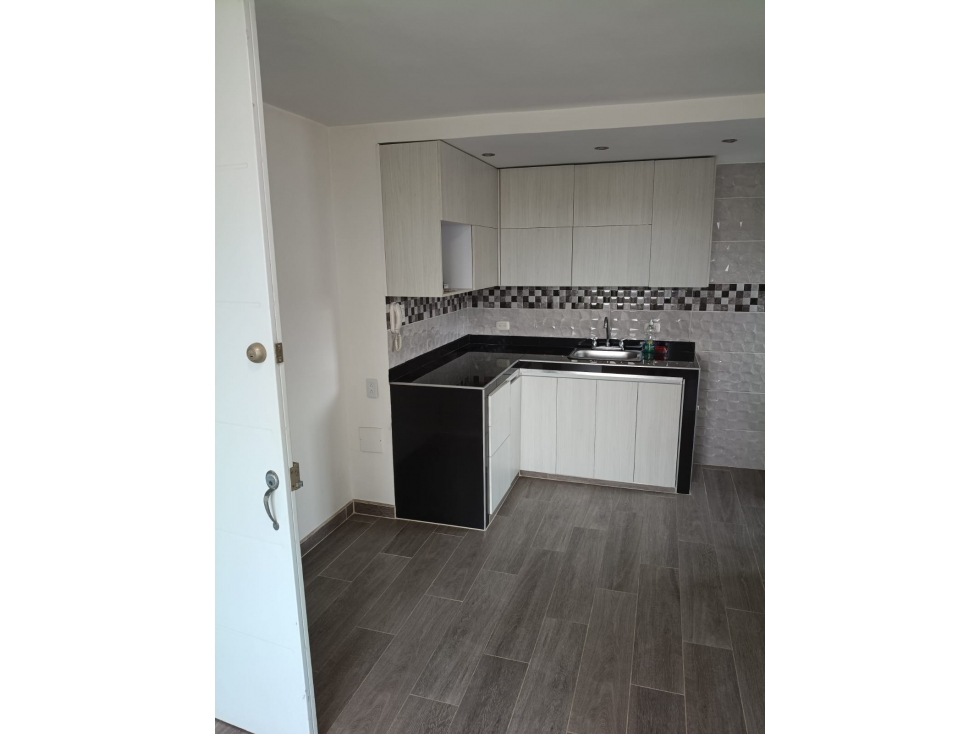 VENDO APARTAMENTO EN CR VIÑAS - CIUDAD DEL VALLE