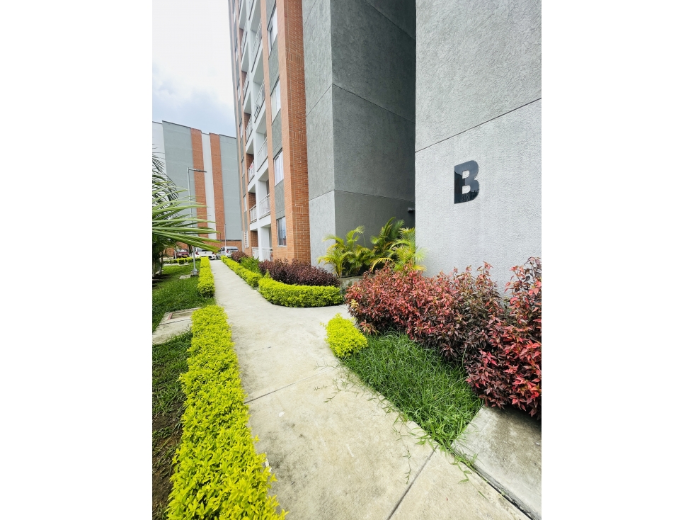 VENDO APARTAMENTO EN CR CARACOLI - 8 PISO
