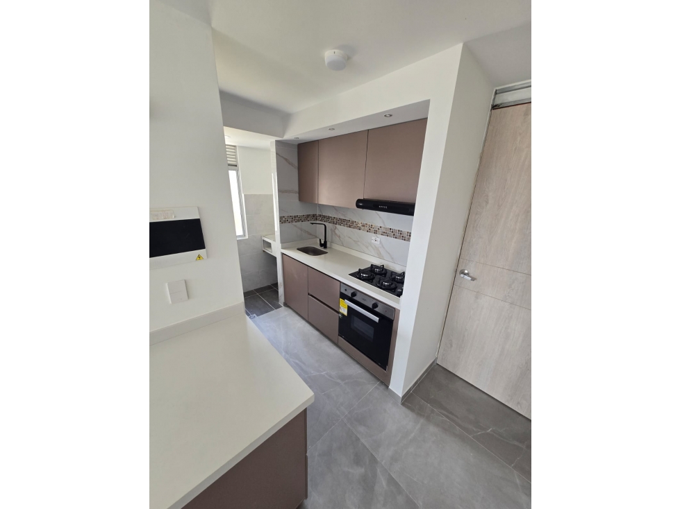 ARRIENDO APARTAMENTO EN CR TORRE DE SANTA LUCIA - BRISAS DE LOS ALAMOS — foto 2