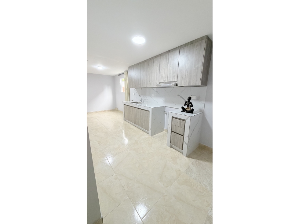 ARRIENDO APARTAESTUDIO EN SALOMIA 3 PISO