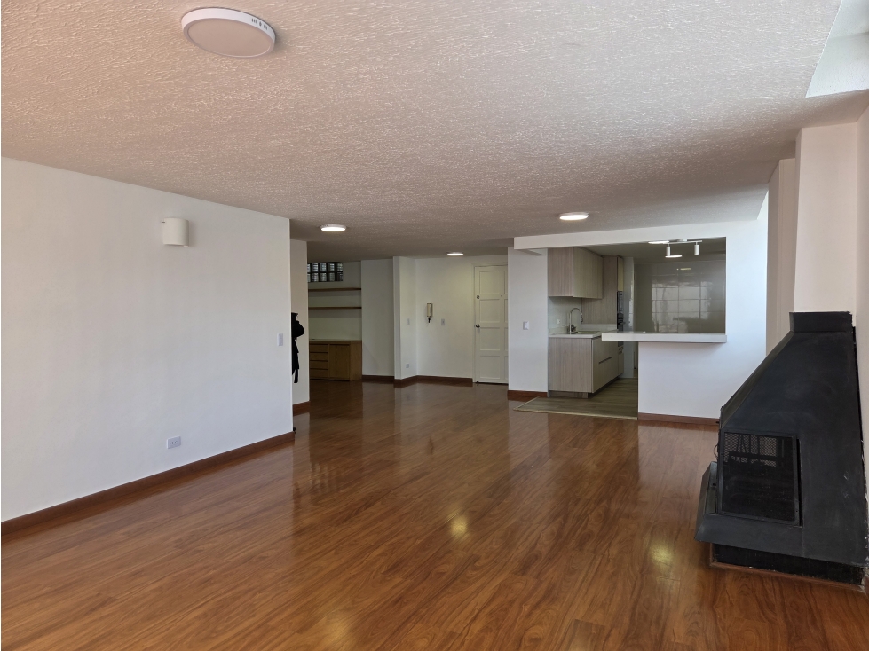 VENDO APTO CON TERRAZA DE 3 CUARTOS EN QUINTA CAMACHO