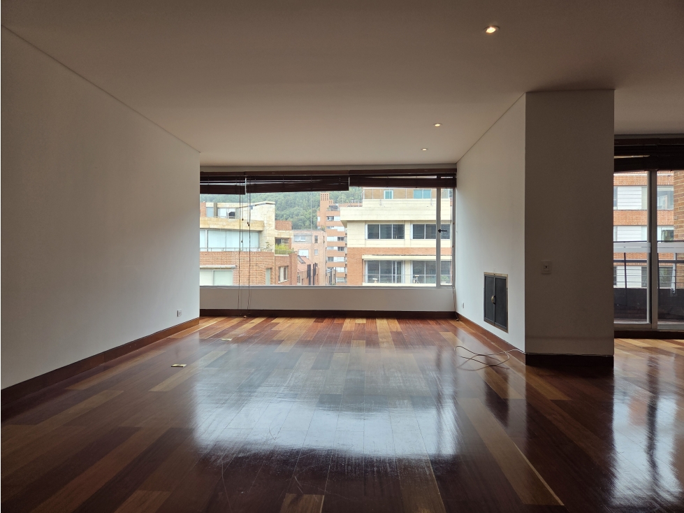 ARRIENDO APARTAMENTO CHICO RESERVADO 3 CUARTOS