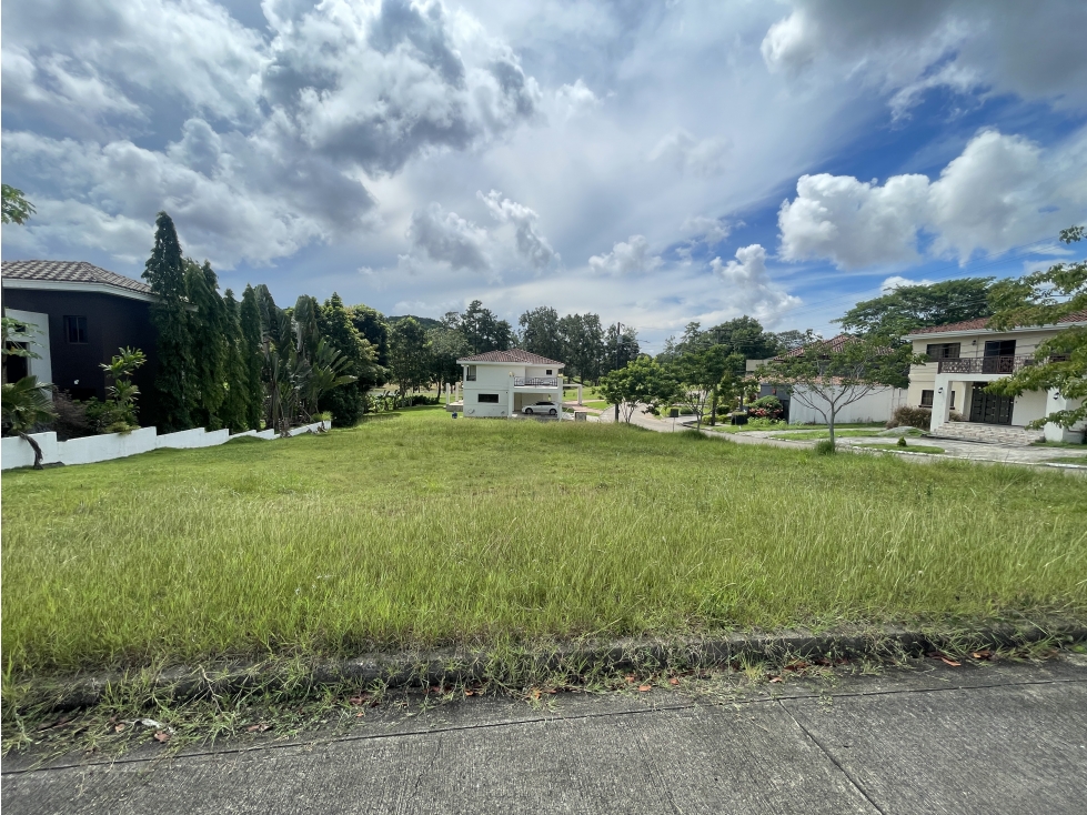 Se Vende Terreno en Club de Golf - 2
