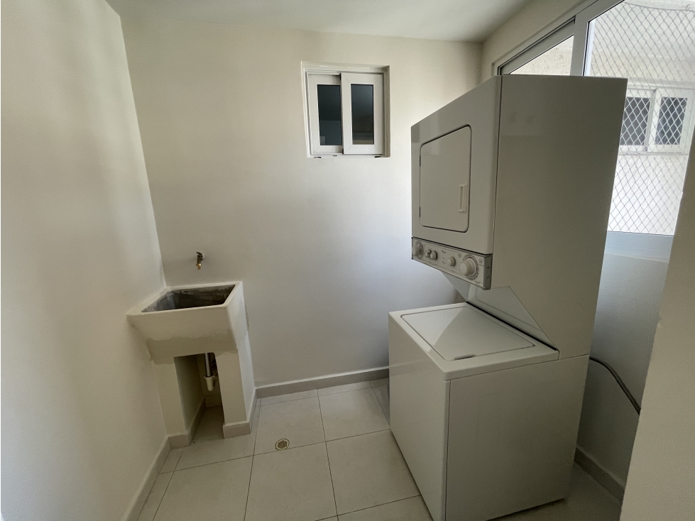 TORRES DE VERSALLES I / 3 HABITACIONES / 2 BAÑOS/ $140,000 — foto 2