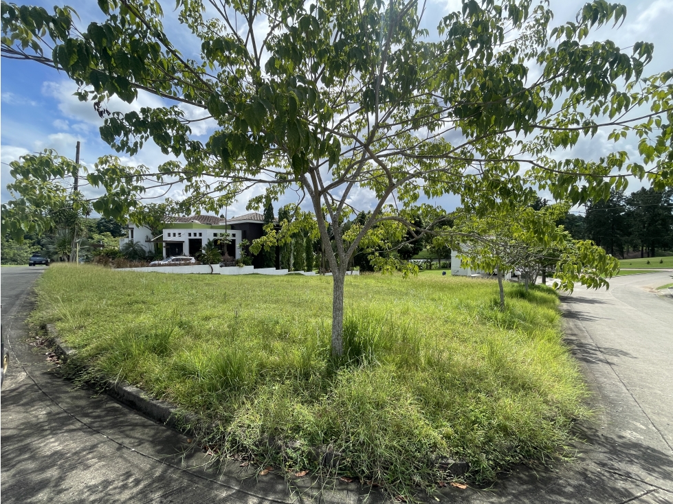 Se Vende Terreno en Club de Golf - 3