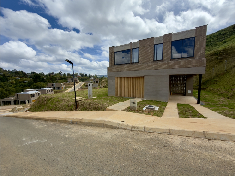 CASA ALTO DE LAS PALMAS HOUZEZ — foto 3