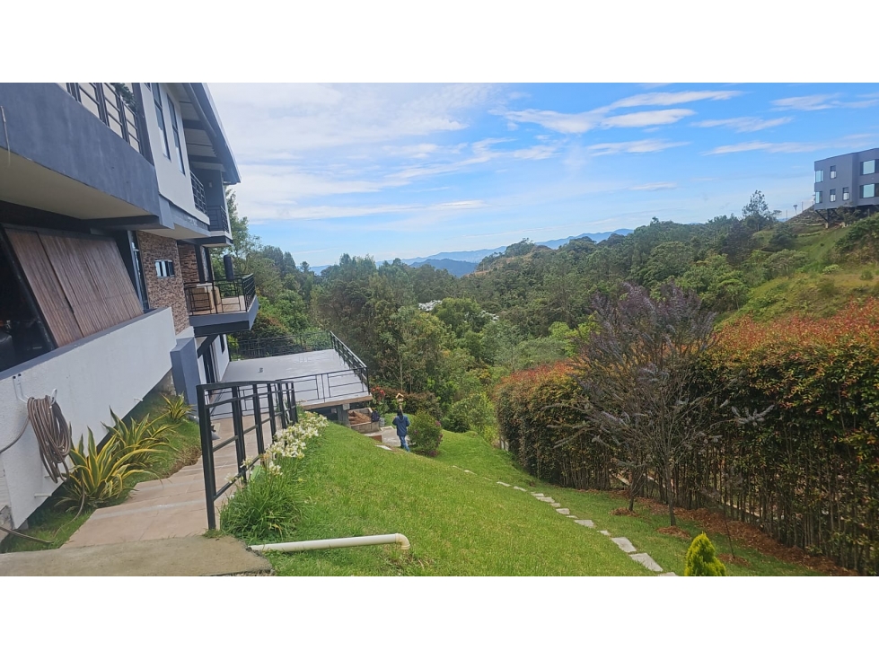 VENDO Casa + cabaña + apartamento en Envigado
