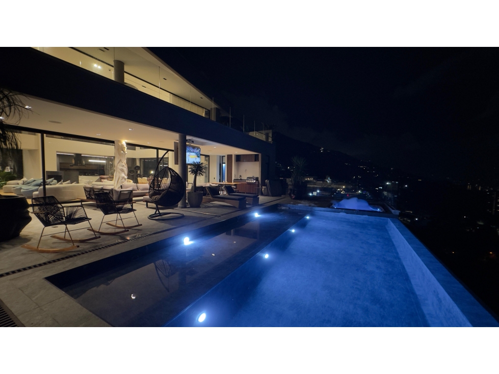VENTA moderna CASA con PISCINA en Las Palmas -POBLADO. Pedido $15.000 — foto 5