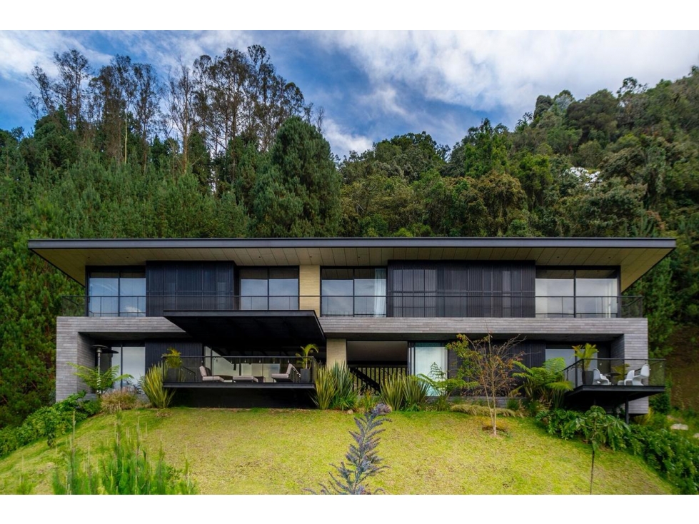 VENTA CASA DE LUJO EN LAS PALMAS (ENVIGADO) CON VISTA A LA CIUDAD — foto 2