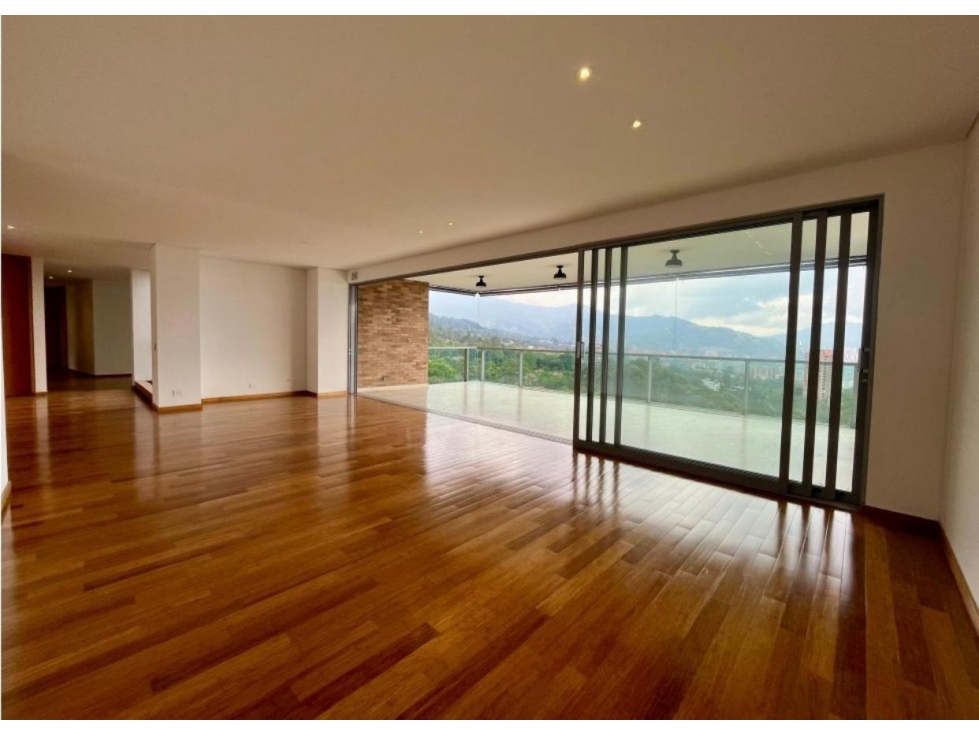 VENDO MODERNO APARTAMENTO EN EL POBLADO - LOS BALSOS — foto 2