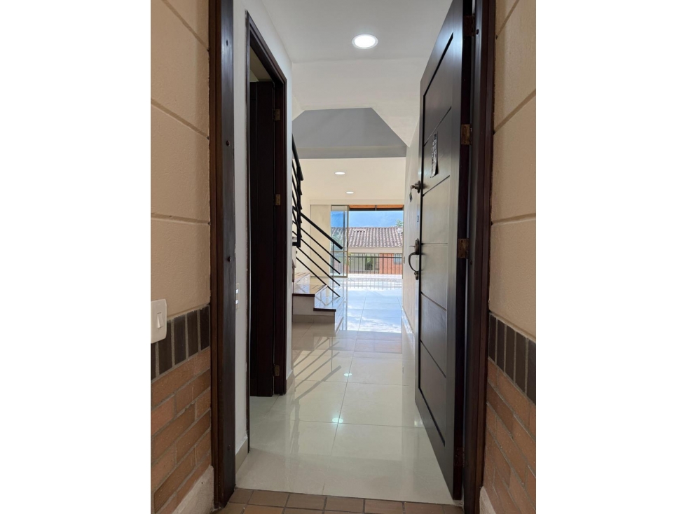 VENTA CASA ARRENDADA en Envigado, Benedictinos. SOLO INVERSIONISTAS — foto 5