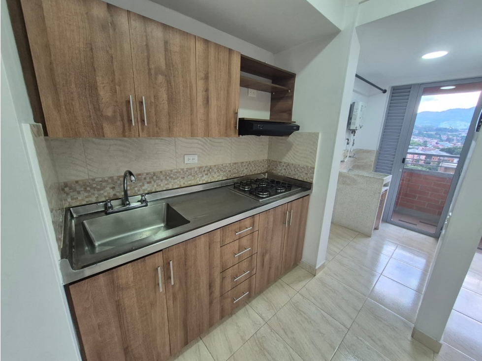 Venta apartamento en Itagui, cerca a Ditaires y colegio Alemán. — foto 3