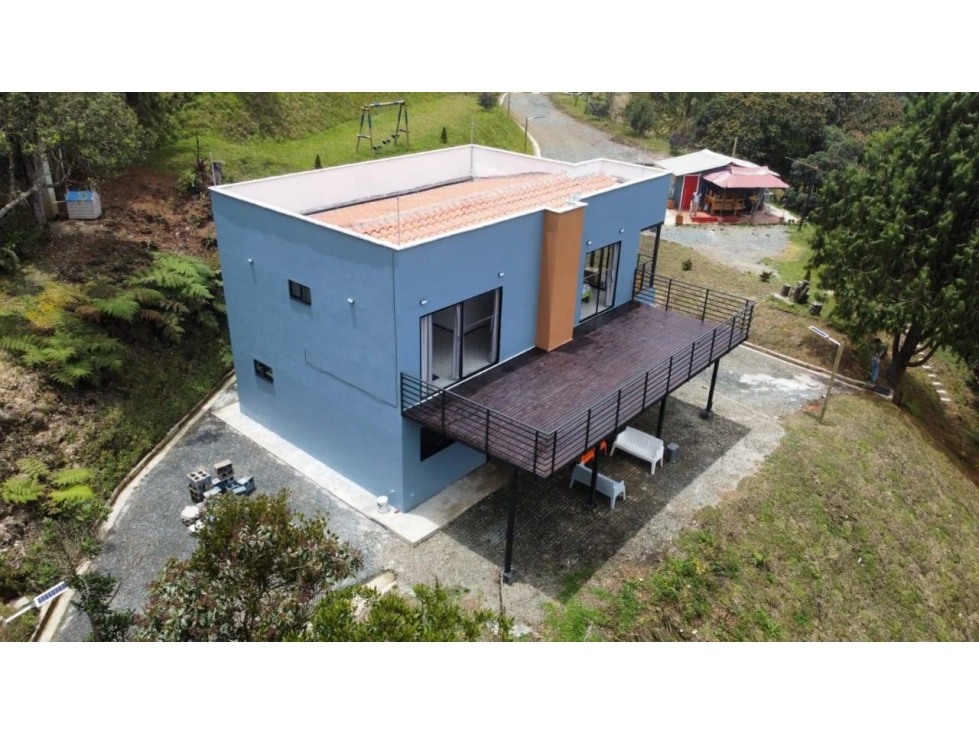 Venta de casa independiente en Envigado, sitio campestre y tranquilo. — foto 2