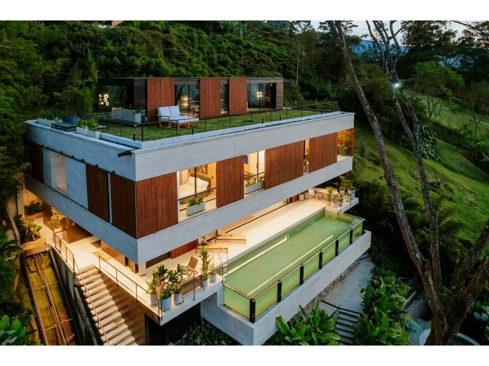 VENDO espectacular CASA con piscina, Poblado - Balsos. Pedido $11.000 — foto 3