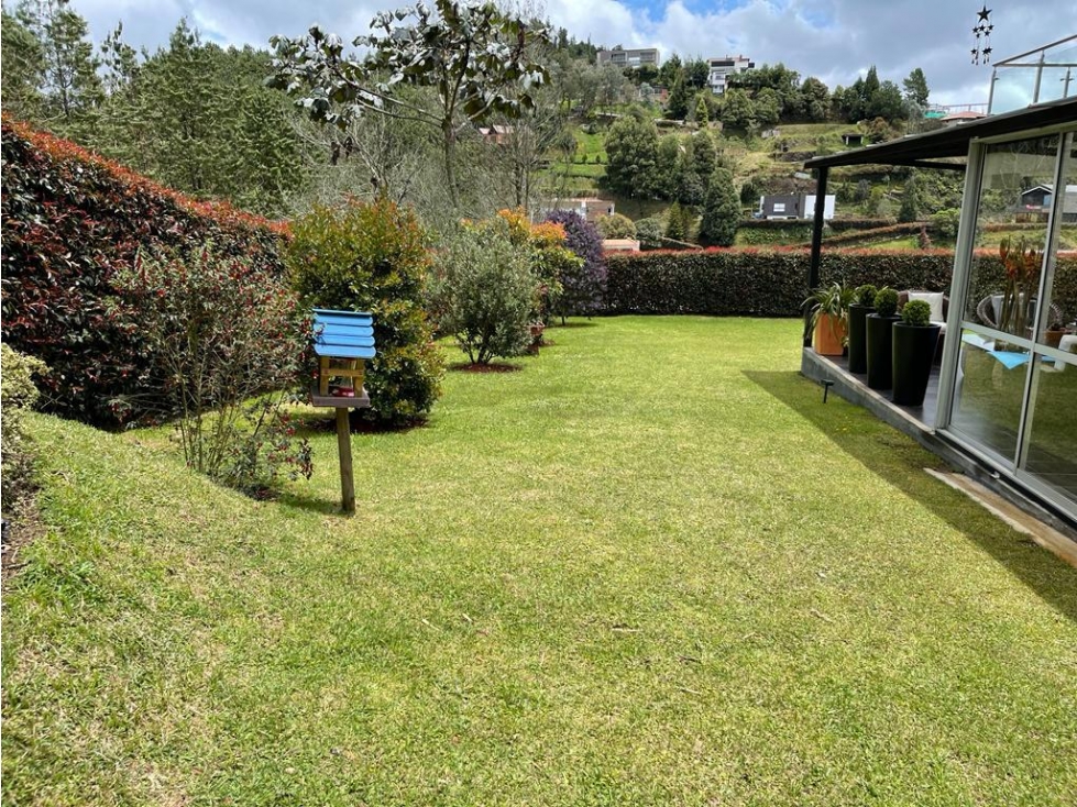 Vendo hermosa casa campestre en el sector exclusivo de El Escobero.