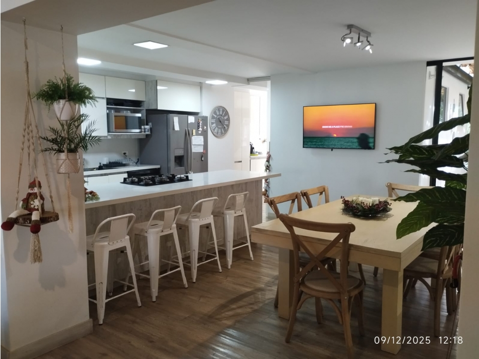 VENTA APARTAMENTO REMODELADO EN LOS BALSOS - EL POBLADO. OPORTUNIDAD — foto 3
