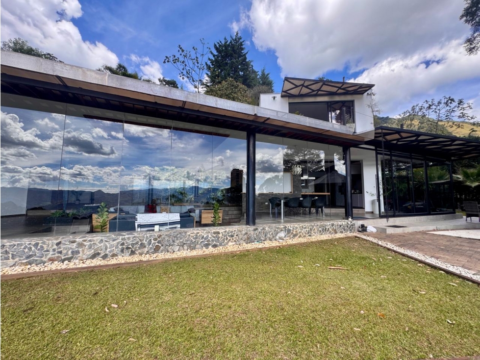 VENTA DE MODERNA CASA EN LAS PALMAS ENVIGADO — foto 4