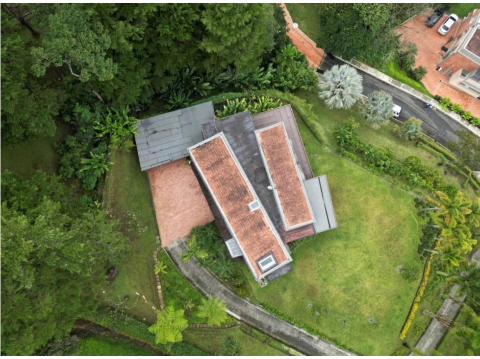 Venta hermosa casa en el Poblado - Medellín, cerca al Tesoro — foto 3