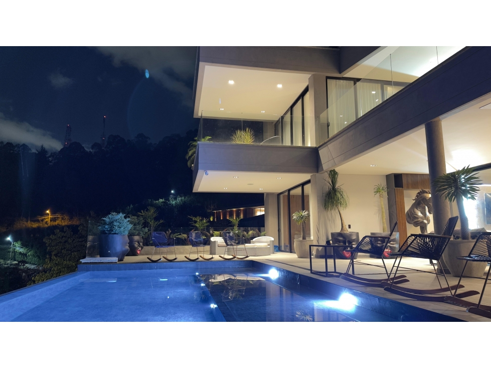 VENTA moderna CASA con PISCINA en Las Palmas -POBLADO. Pedido $15.000 — foto 2